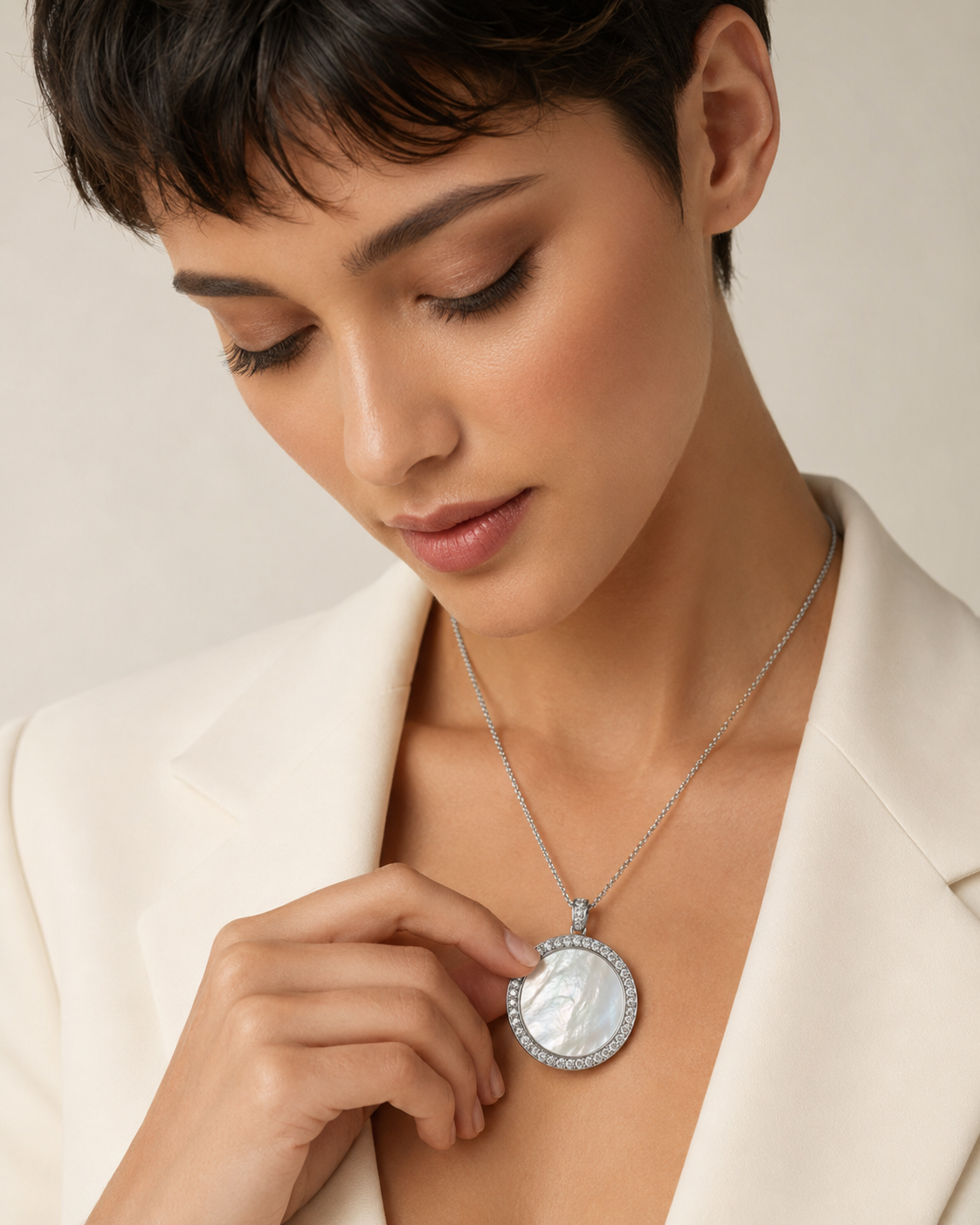 Jewelry Pose Photo Generator